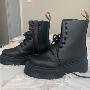 Vegan Platform Jaden II Mono Dr Martens Size 7